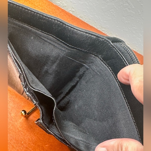 Authentic Prada Black Quilted
Card Wallet - Picture 8 of 14